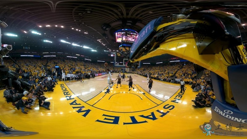 VR | 用 VR眼鏡看 NBA,你甚至可以被勒布朗·詹姆斯隔扣