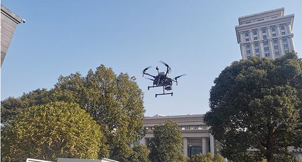 無人機
